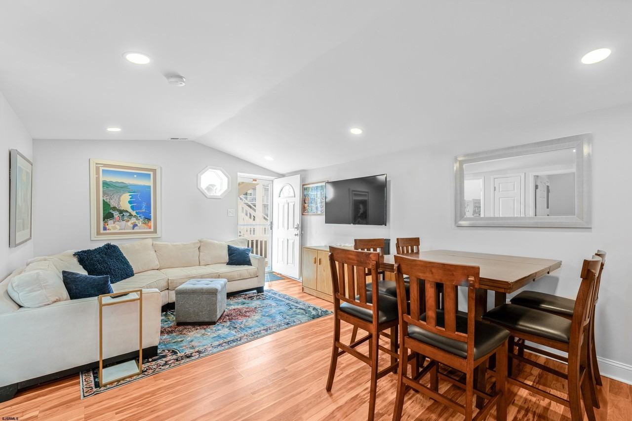 9609 Pacific Ave #2 - Photo 4 of 21