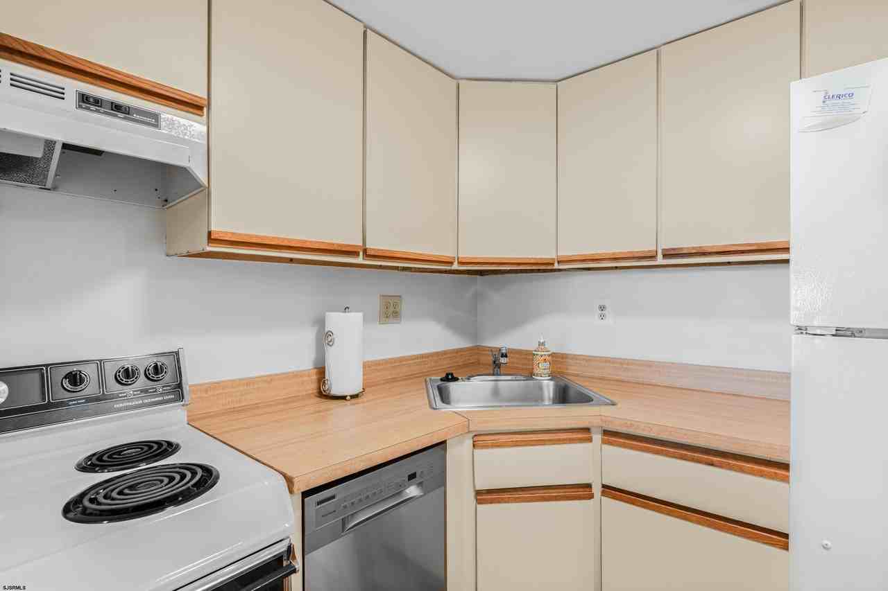 9609 Pacific Ave #2 - Photo 6 of 21