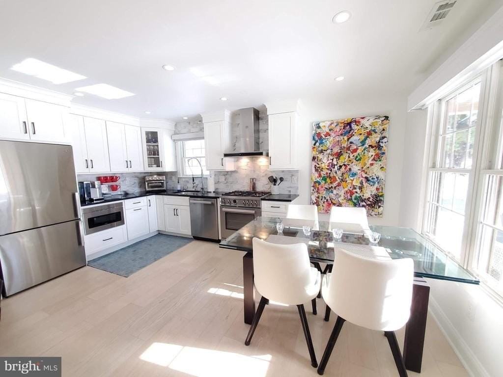 162 Tavistock - Photo 5 of 20