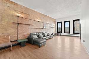 featured image of 136 Court St #3