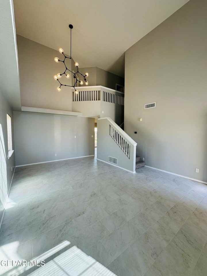 1634 Via Seca Dr - Photo 2 of 14