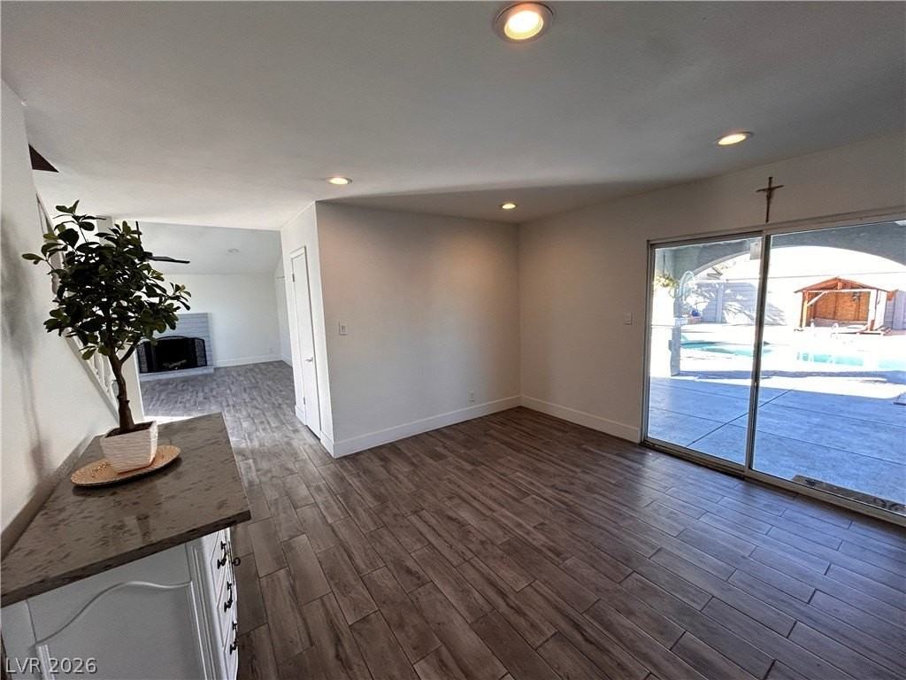 3960 Comb Ct - Photo 5 of 17