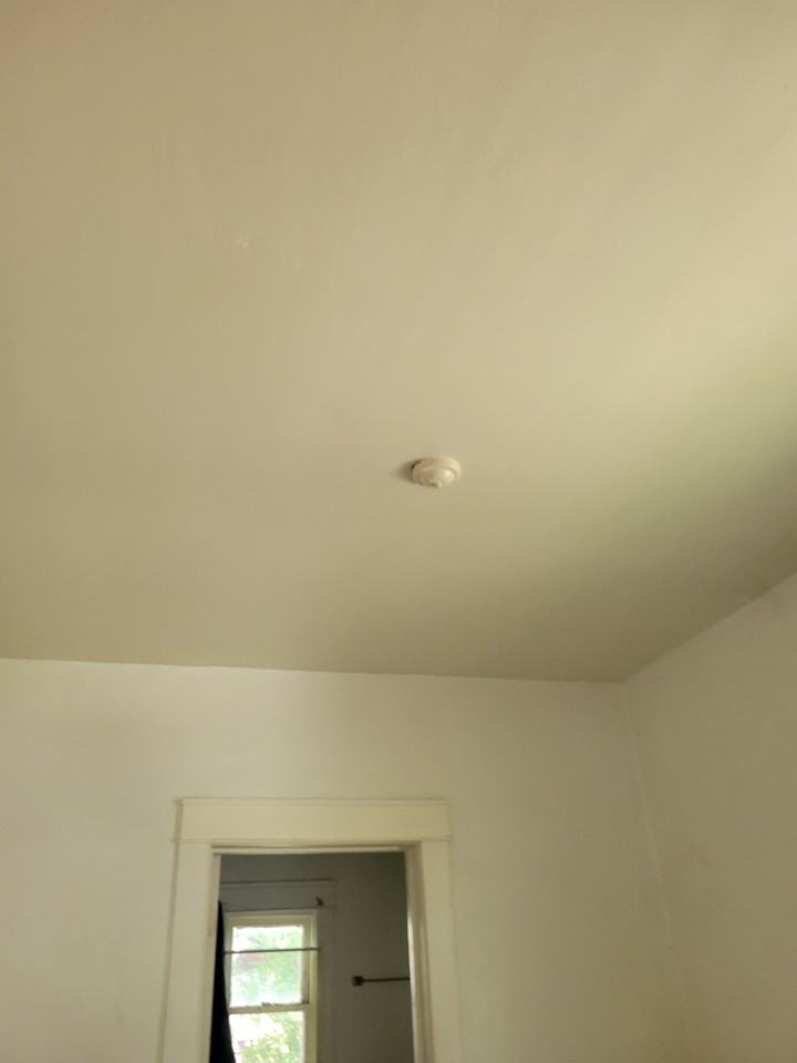 2113 W Howett St - Photo 2 of 50