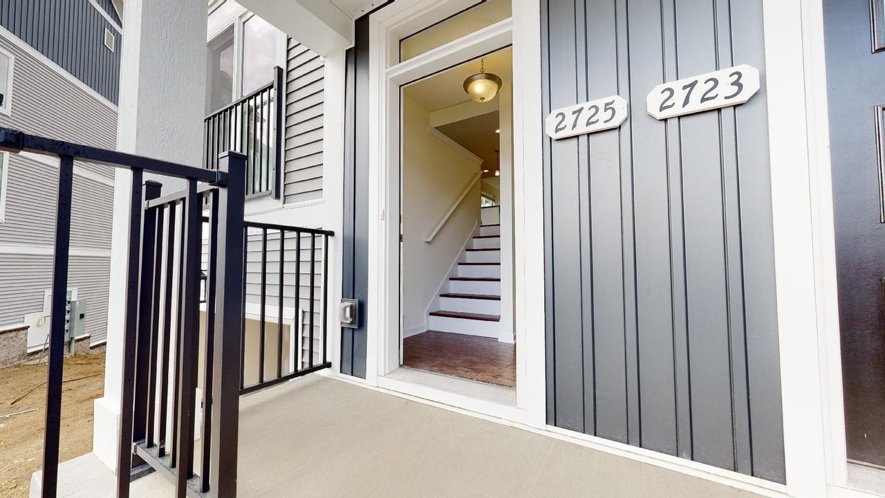 2725 Bristol Ridge Dr - Photo 2 of 33