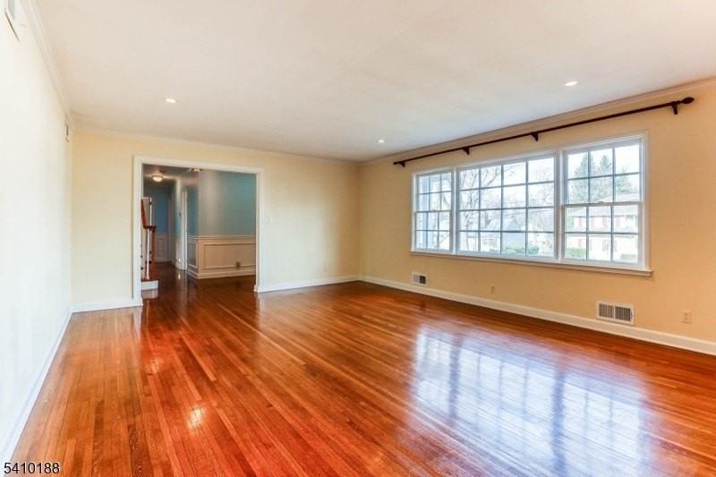 11 Wordsworth Rd - Photo 3 of 24