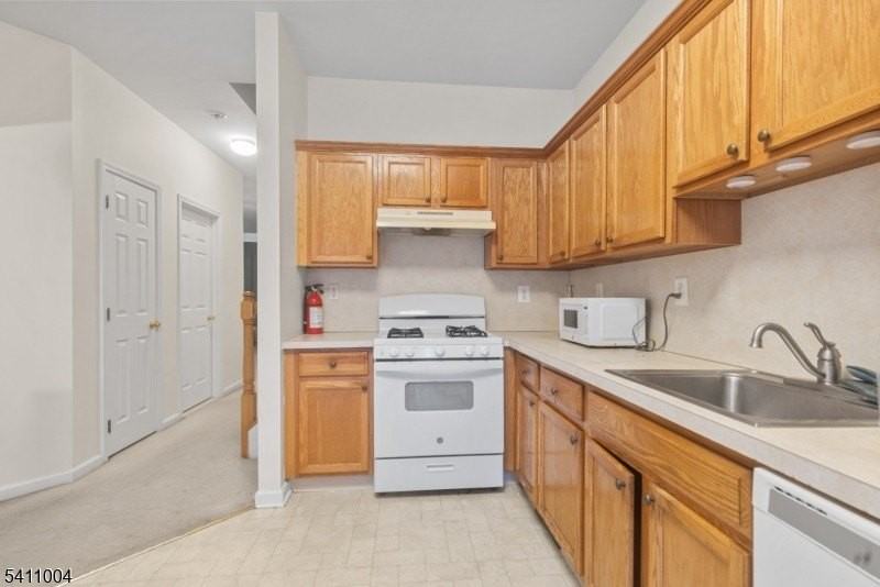 137 Stratford Dr - Photo 5 of 19