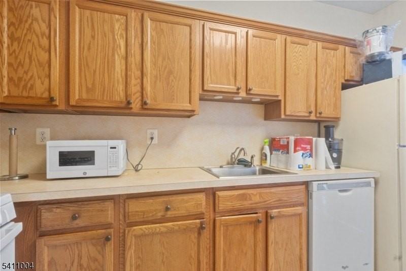 137 Stratford Dr - Photo 7 of 19