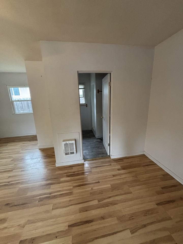 1761 Rogue River Hwy #2 - Photo 2 of 2