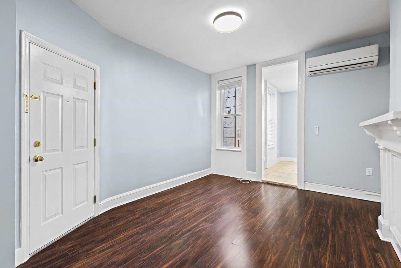 322 Washington St #8 - Photo 3 of 23