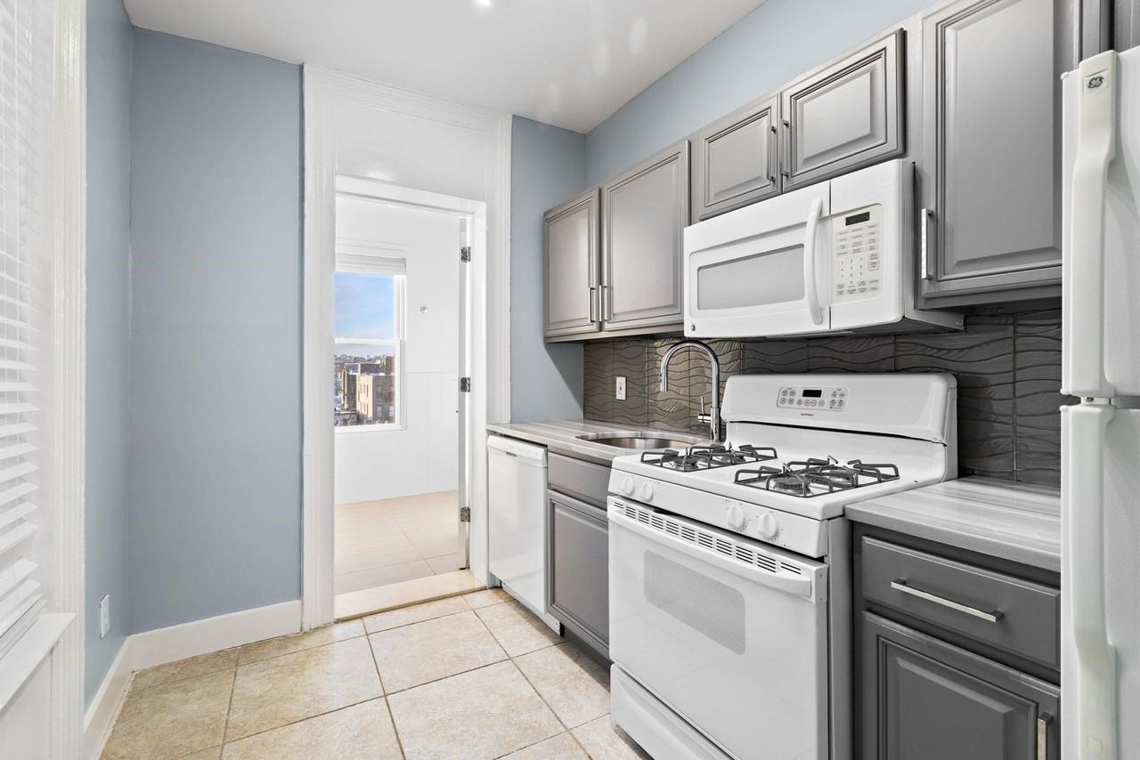 322 Washington St #8 - Photo 7 of 23