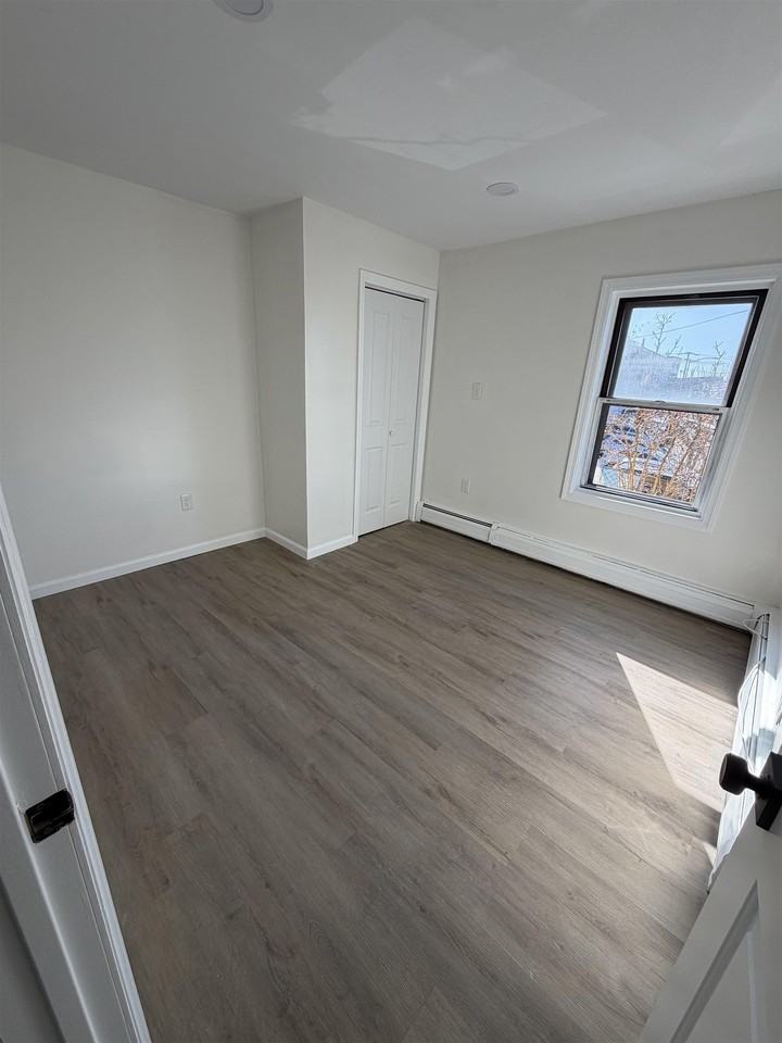 1400 Kennedy Blvd #2 - Photo 6 of 8