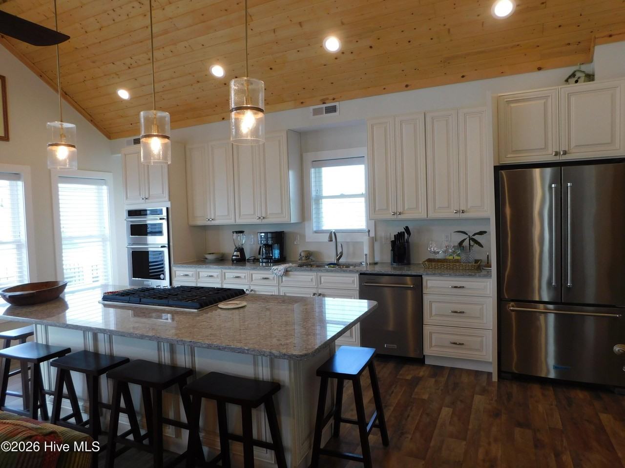 1527 Front St Unit B #B - Photo 4 of 10