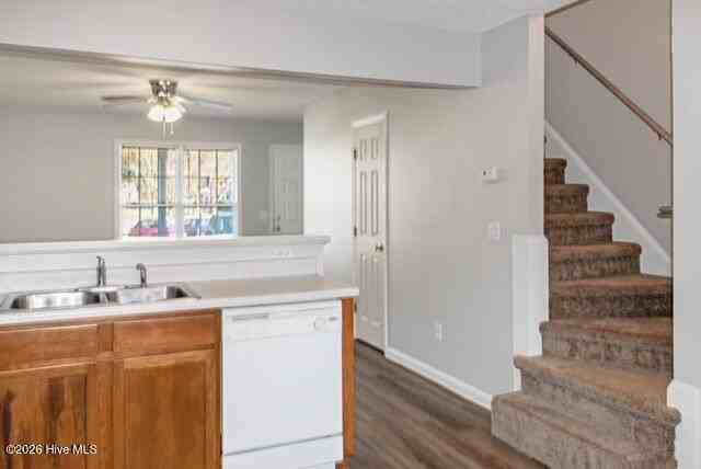 205 Palace Cir - Photo 4 of 16