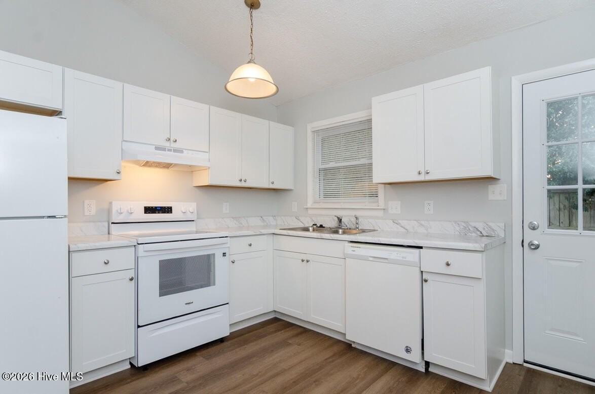 735 Varsity Dr - Photo 6 of 19