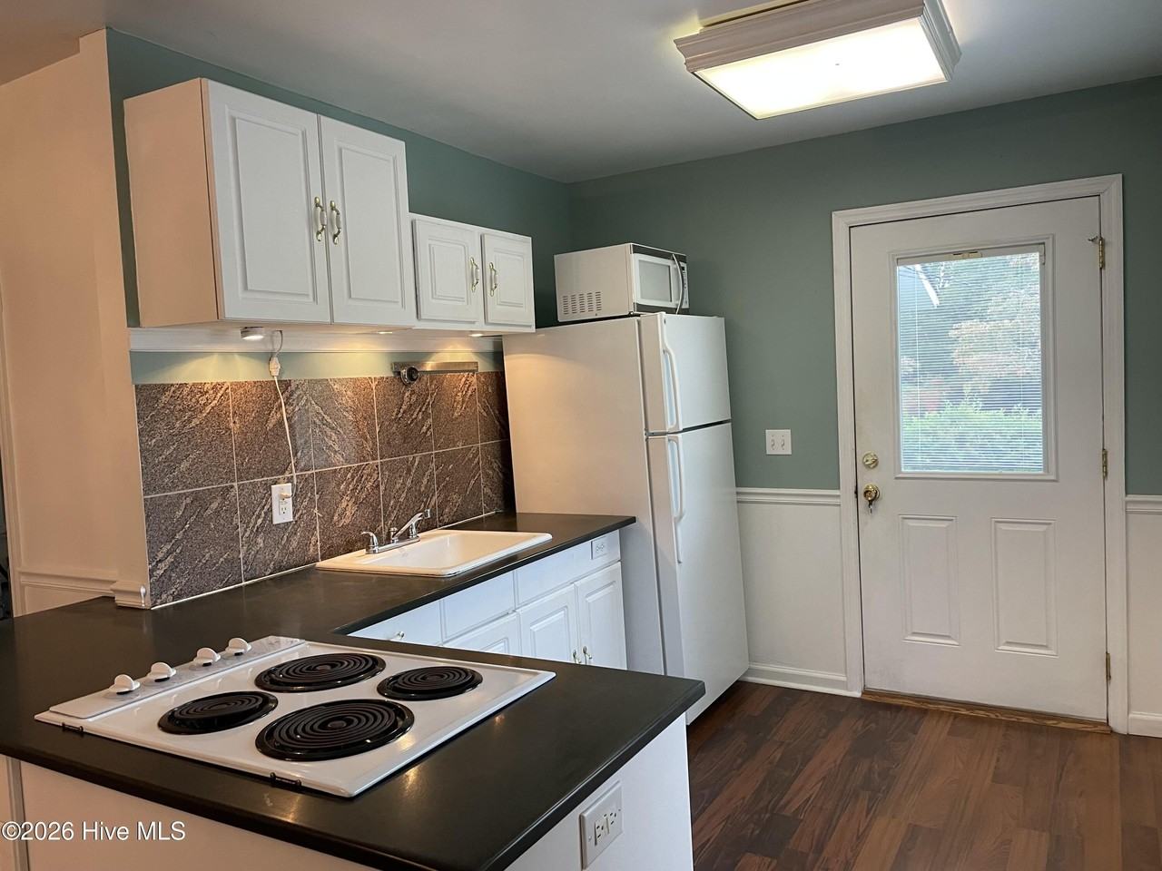 2203 Yaupon Dr Unit B #B - Photo 2 of 12