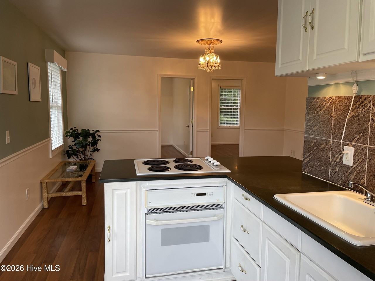 2203 Yaupon Dr Unit B #B - Photo 3 of 12