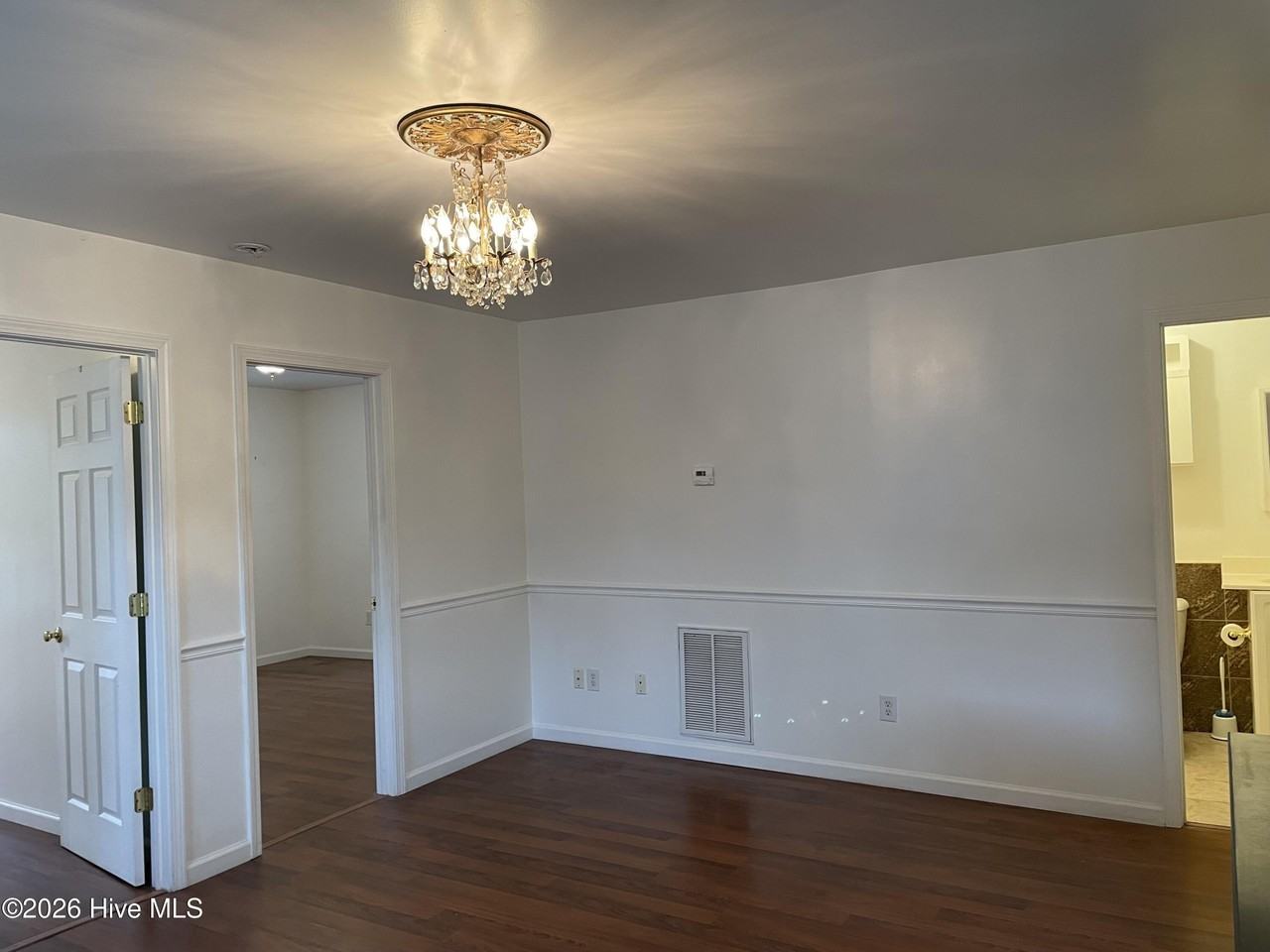 2203 Yaupon Dr Unit B #B - Photo 6 of 12