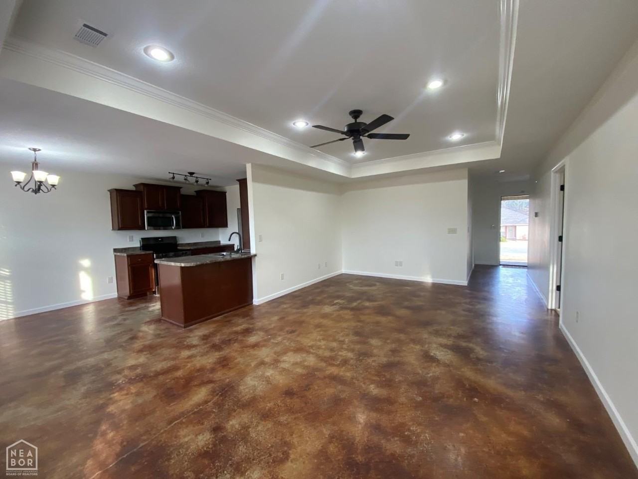 4737 Wildwood Ln - Photo 5 of 16