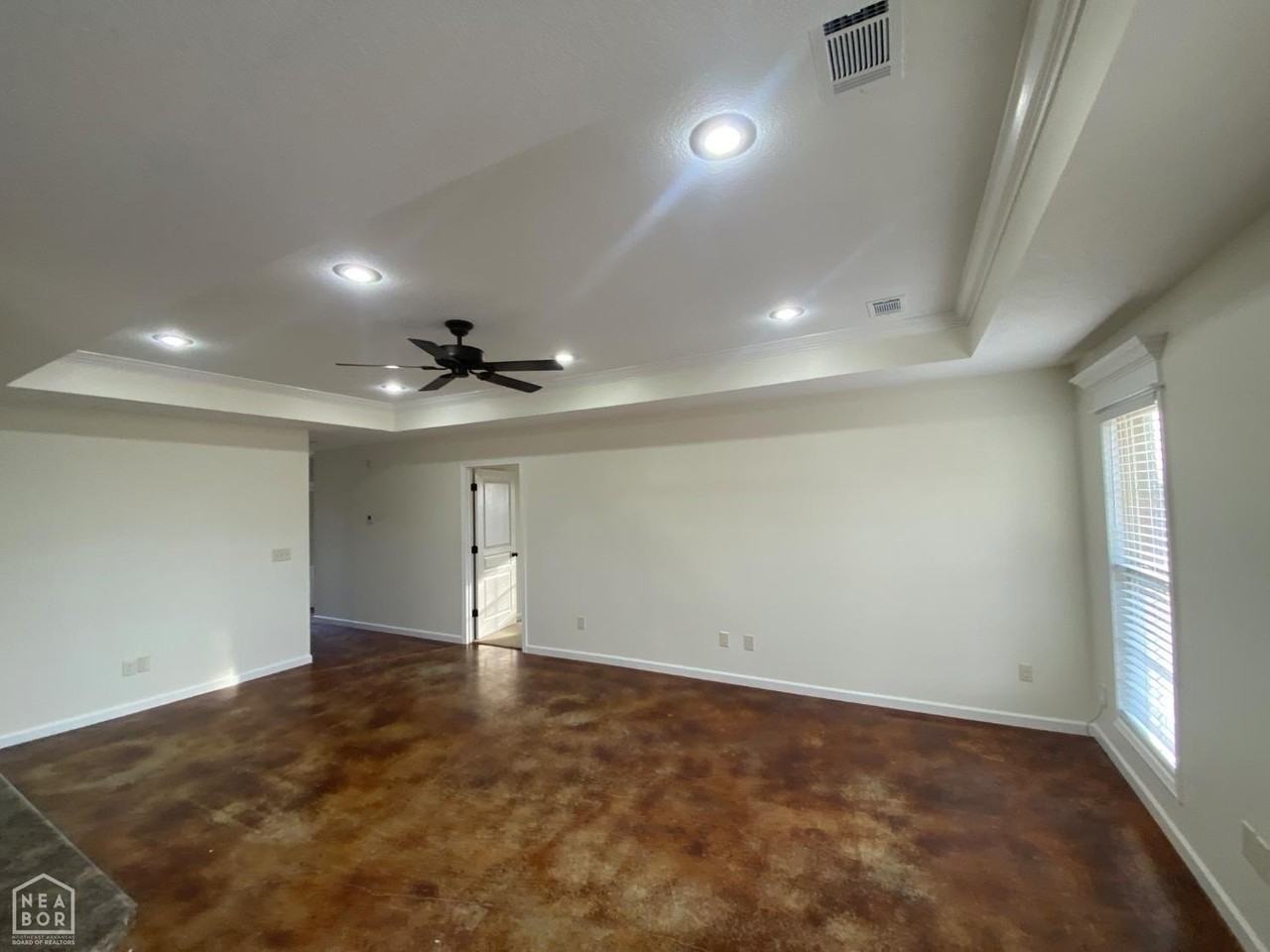 4737 Wildwood Ln - Photo 6 of 16