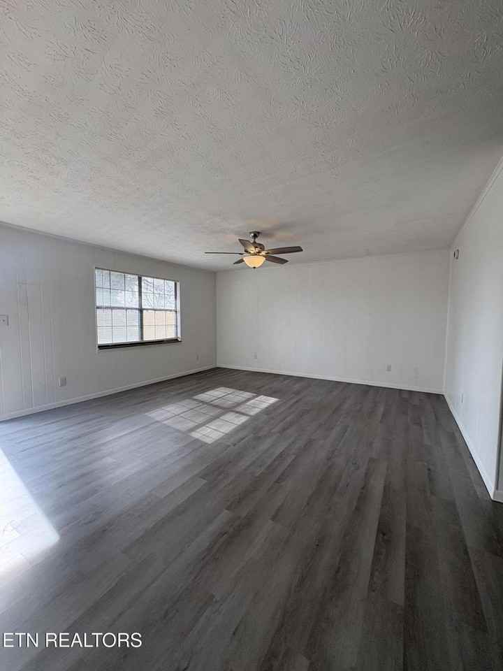 101 Paint Rock Ferry Rd Apt 3 #3 - Photo 2 of 6