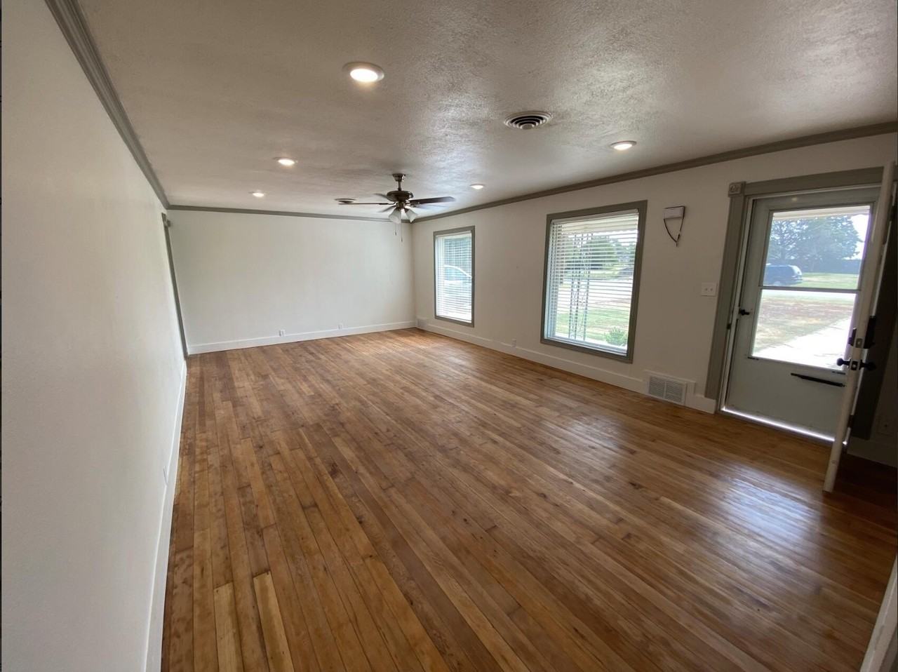 1011 Walnut St - Photo 7 of 20