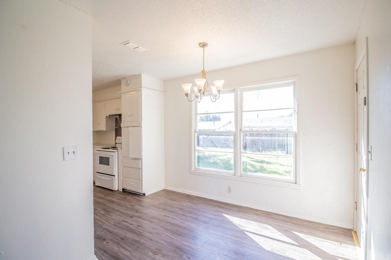 1921 73rd St - Photo 2 of 13