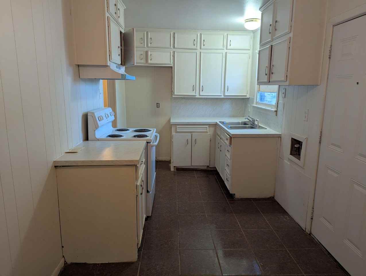 2104 E 29th St - Photo 4 of 15