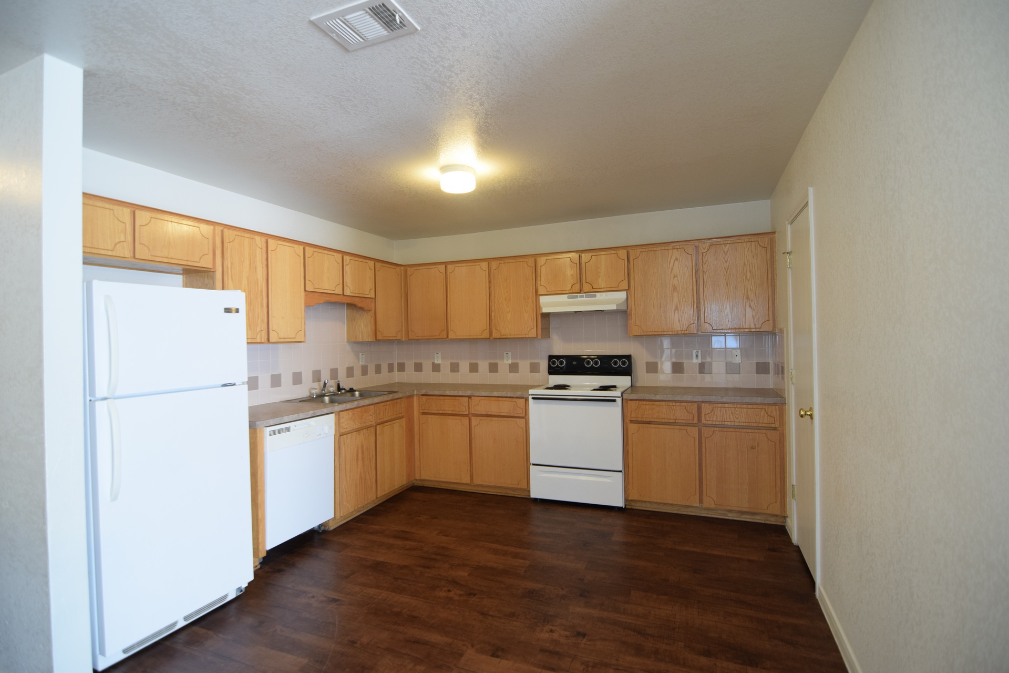 402 W St John Ave #A - Photo 3 of 16