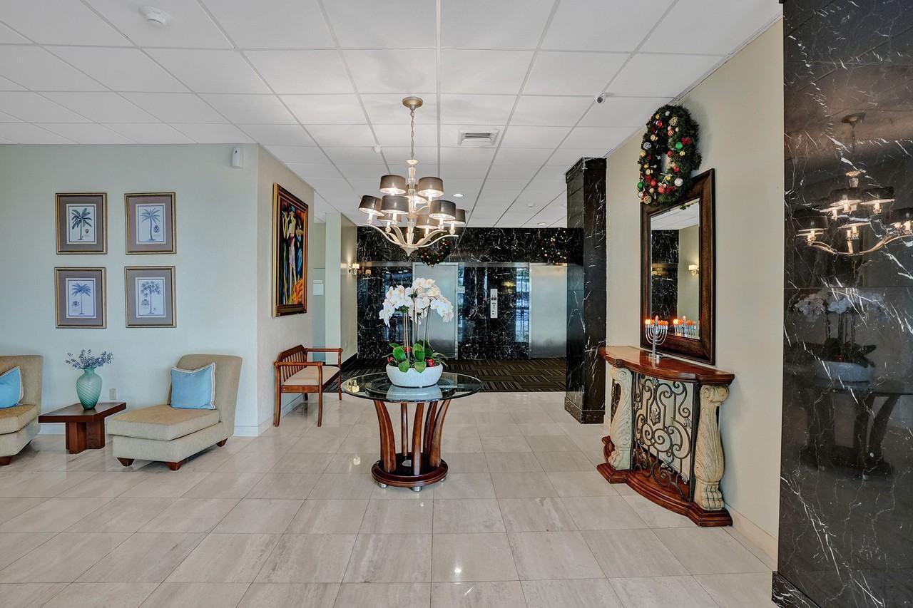 1401 S Ocean Blvd - Photo 4 of 49