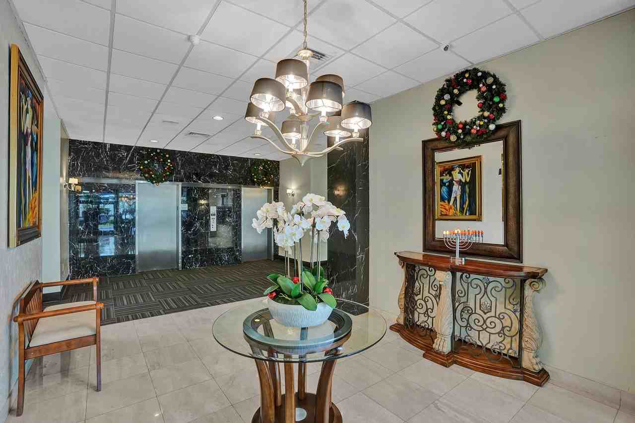 1401 S Ocean Blvd - Photo 5 of 49