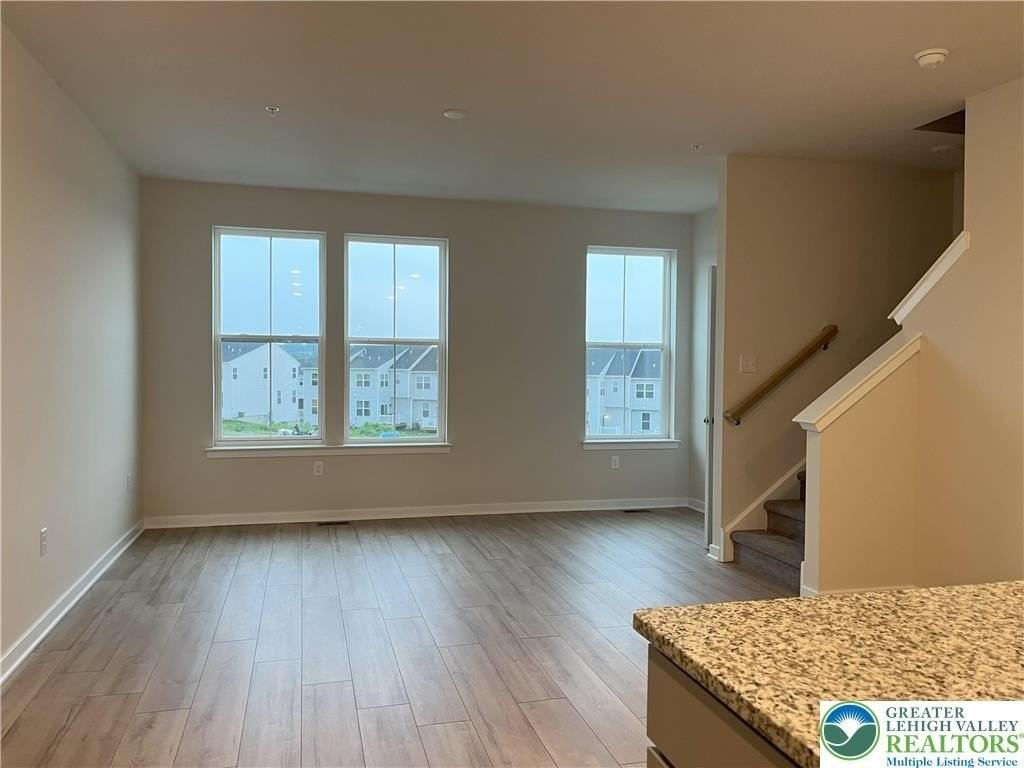 7620 Clayton Ave - Photo 5 of 28