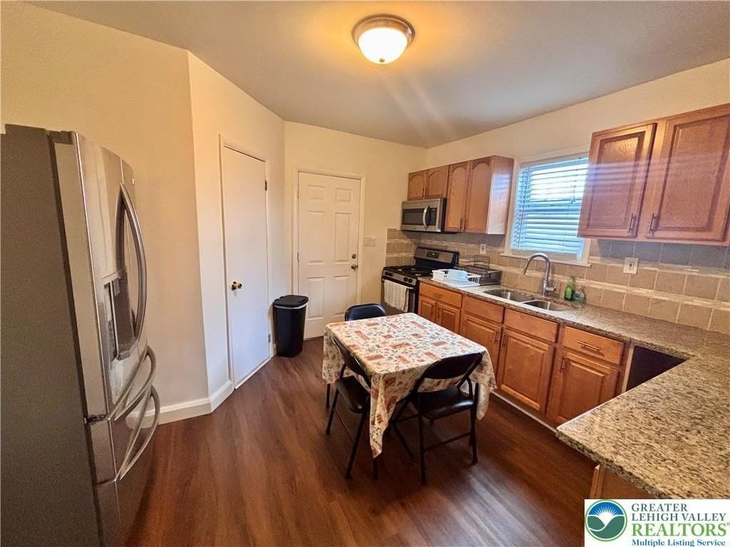 1167 E 3rd St - Photo 6 of 15