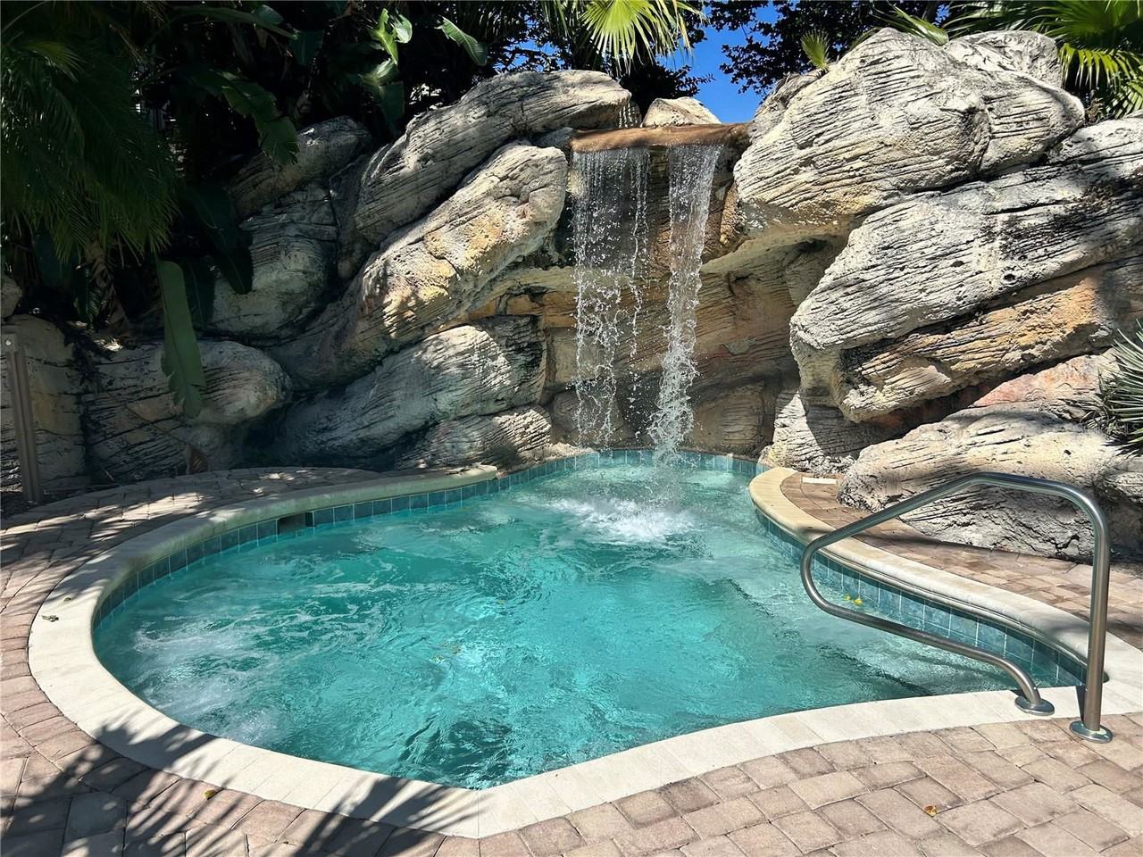 Westpointe Blvd #712 - Photo 5 of 8