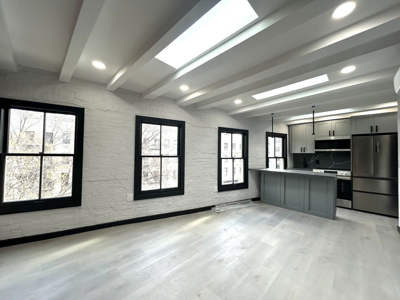 302 W 11th St #PH - Photo 2 of 8