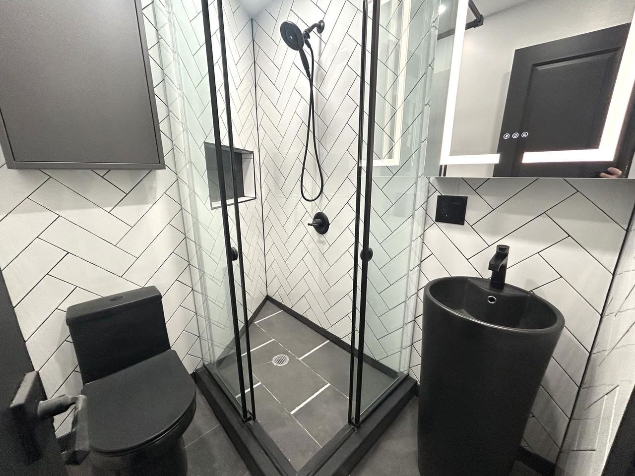 302 W 11th St #PH - Photo 7 of 8