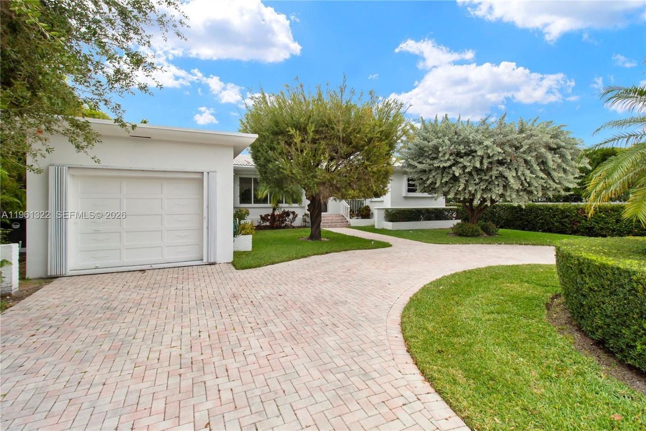 1261 Ne 98th St #SFH - Photo 6 of 8