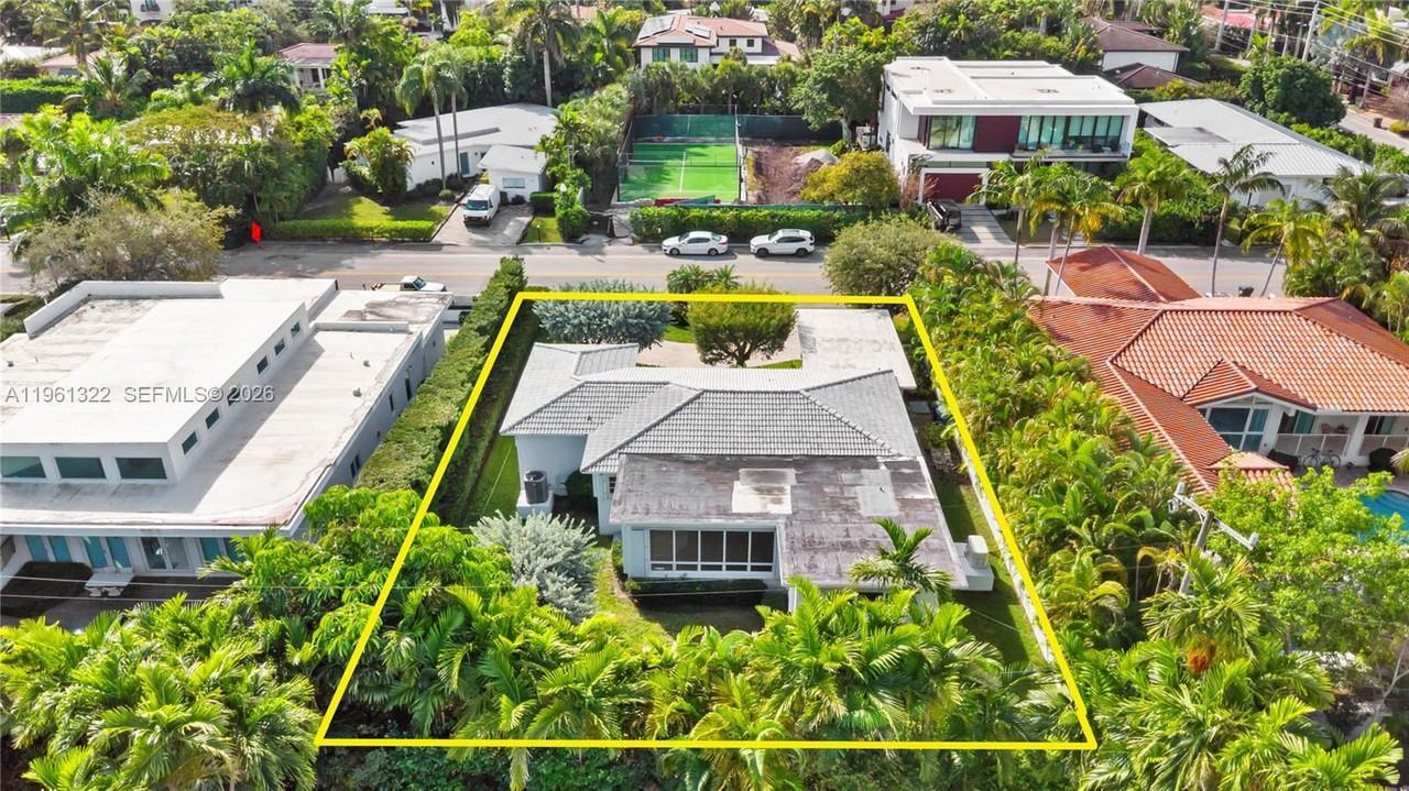 1261 Ne 98th St #SFH - Photo 7 of 8