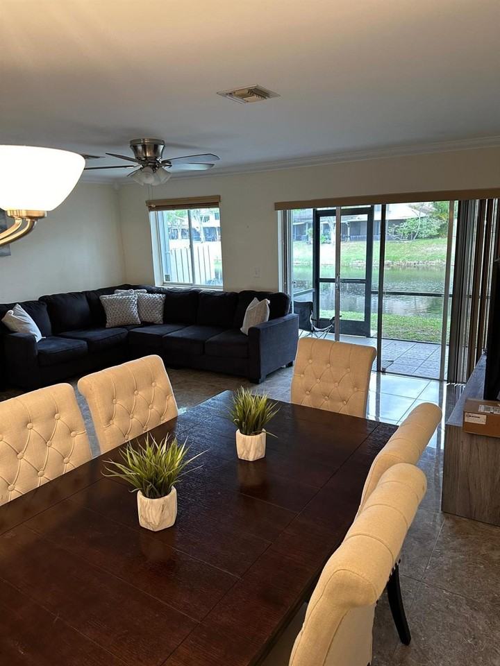 1975 Discovery Cir E - Photo 2 of 8