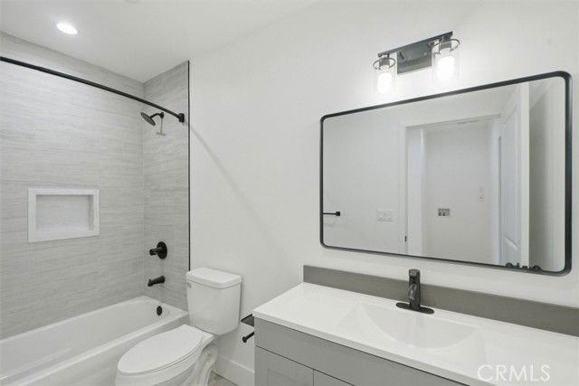 14014 Hubbard St #1-2 - Photo 6 of 8