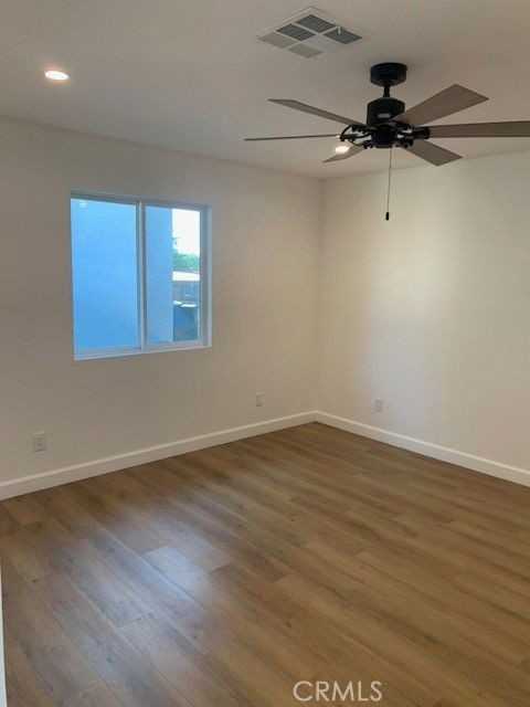 2050 8th St - Photo 2 of 8