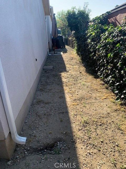 2050 8th St - Photo 7 of 8