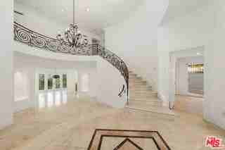 1425 N Tigertail Rd - Photo 2 of 8