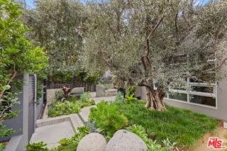 329 Westbourne Dr - Photo 2 of 8