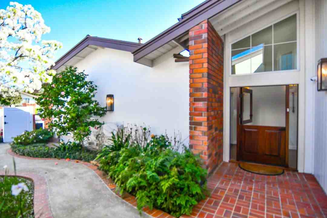 4 White Water Dr - Photo 3 of 8