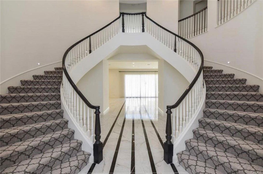 105 Spacial - Photo 2 of 8