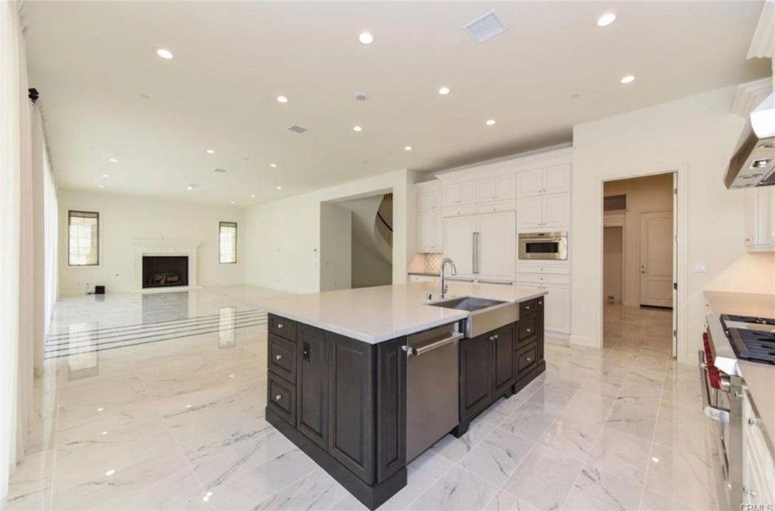 105 Spacial - Photo 7 of 8