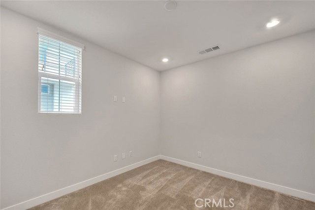 6 Crown Point Dr - Photo 3 of 8