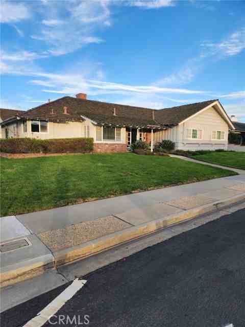 1260 Somerset Ln - Photo 3 of 3