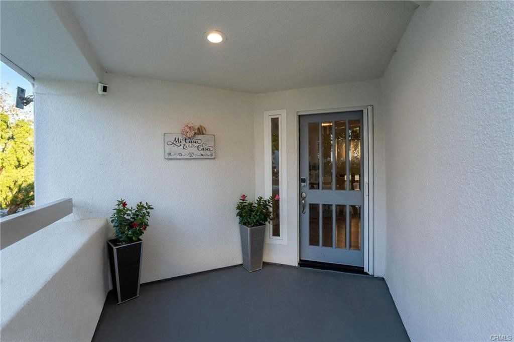 2 Logo Vis - Photo 2 of 7