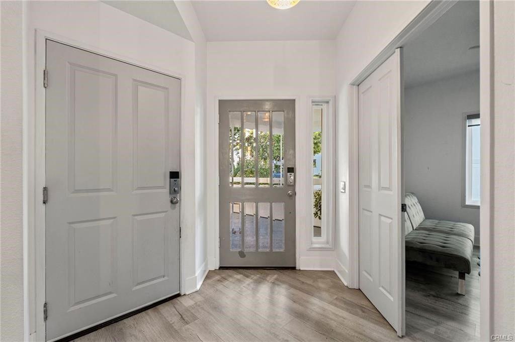 2 Logo Vis - Photo 3 of 7